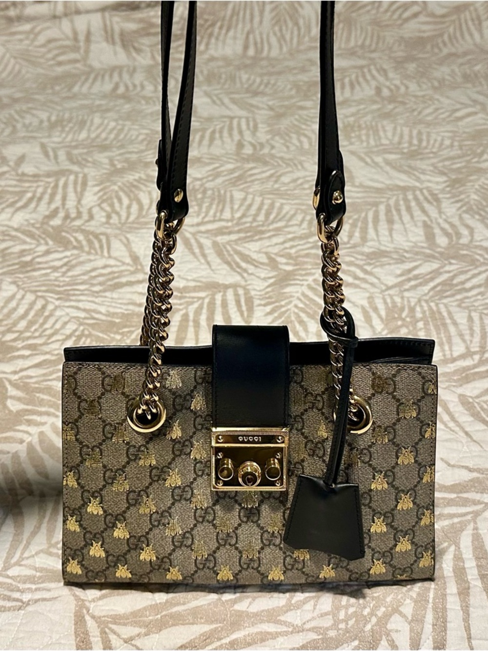 Gucci GG Supreme Padlock Purse with Golden Honey Bees Excellent Condition